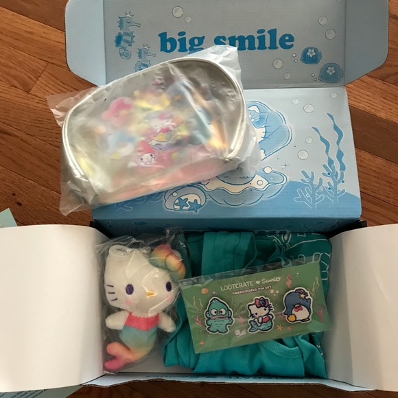 NEW Sanrio Small Gift Crate Summer 2018 - Picture 3 of 7